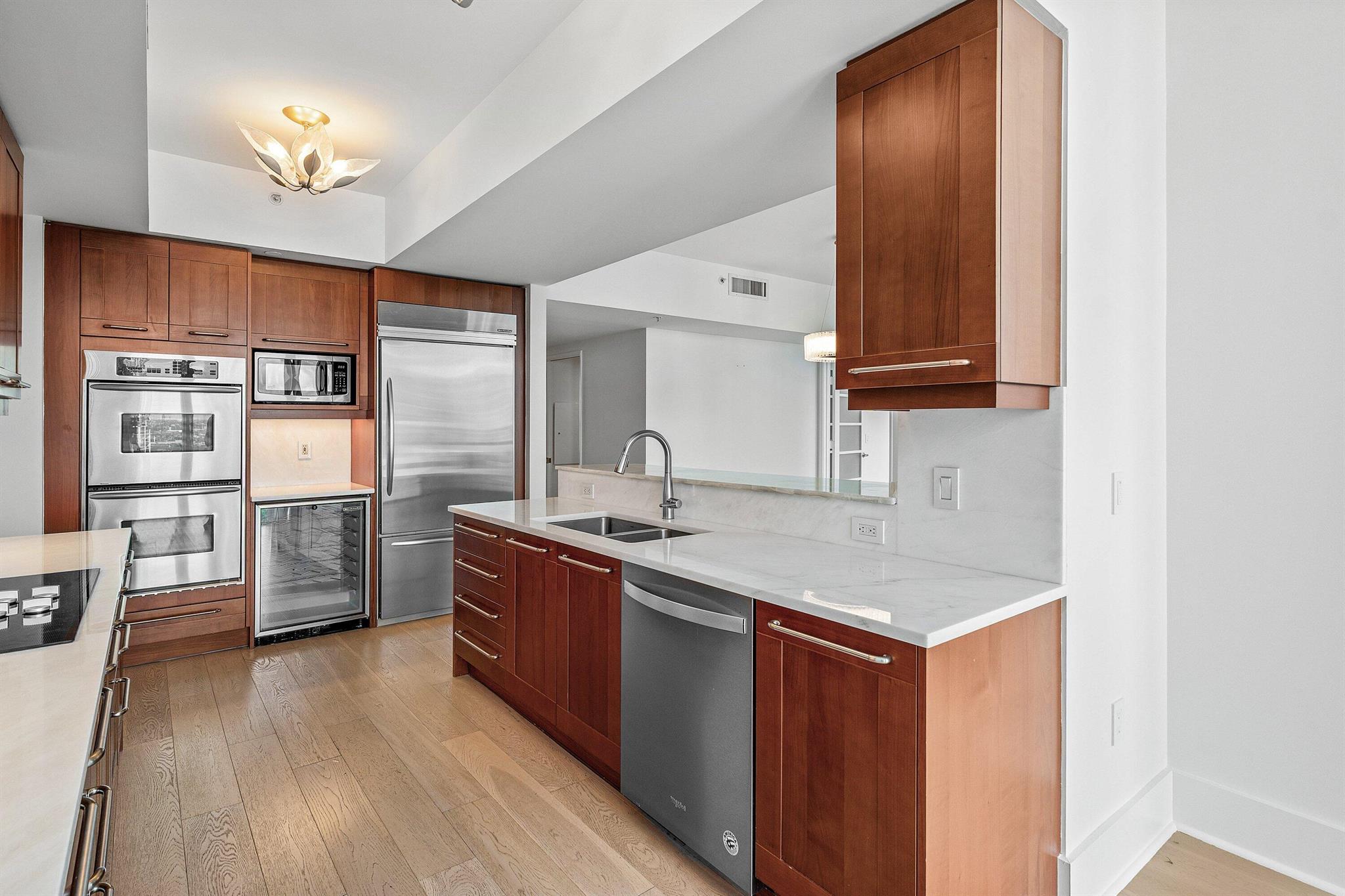 LAS OLAS RIVER HOUSE COND - Residential