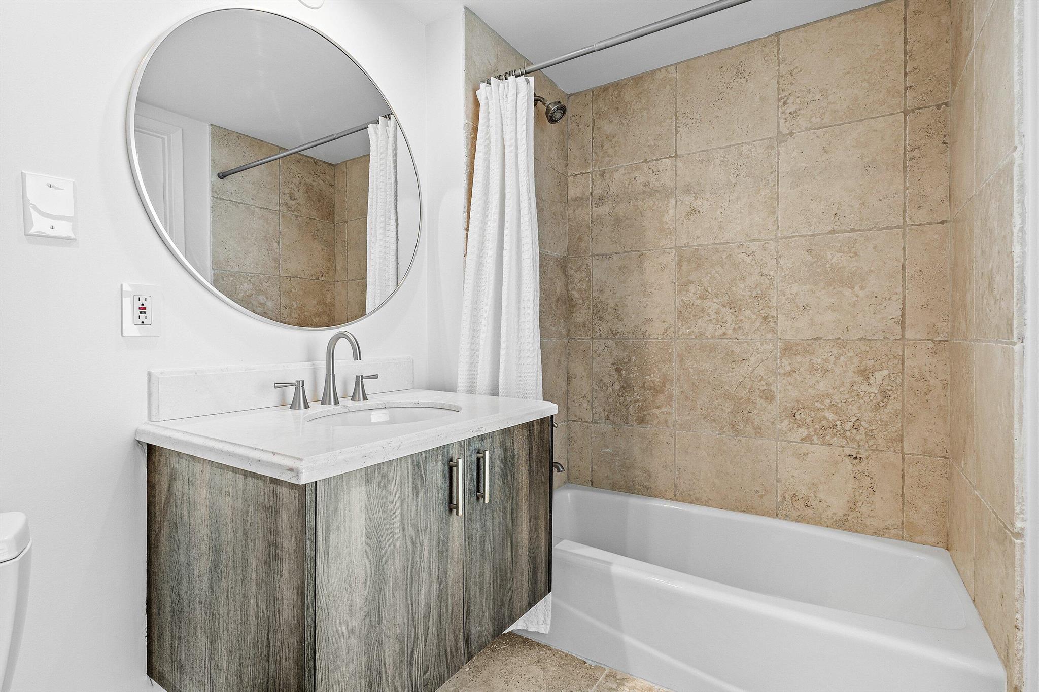 LAS OLAS RIVER HOUSE COND - Residential