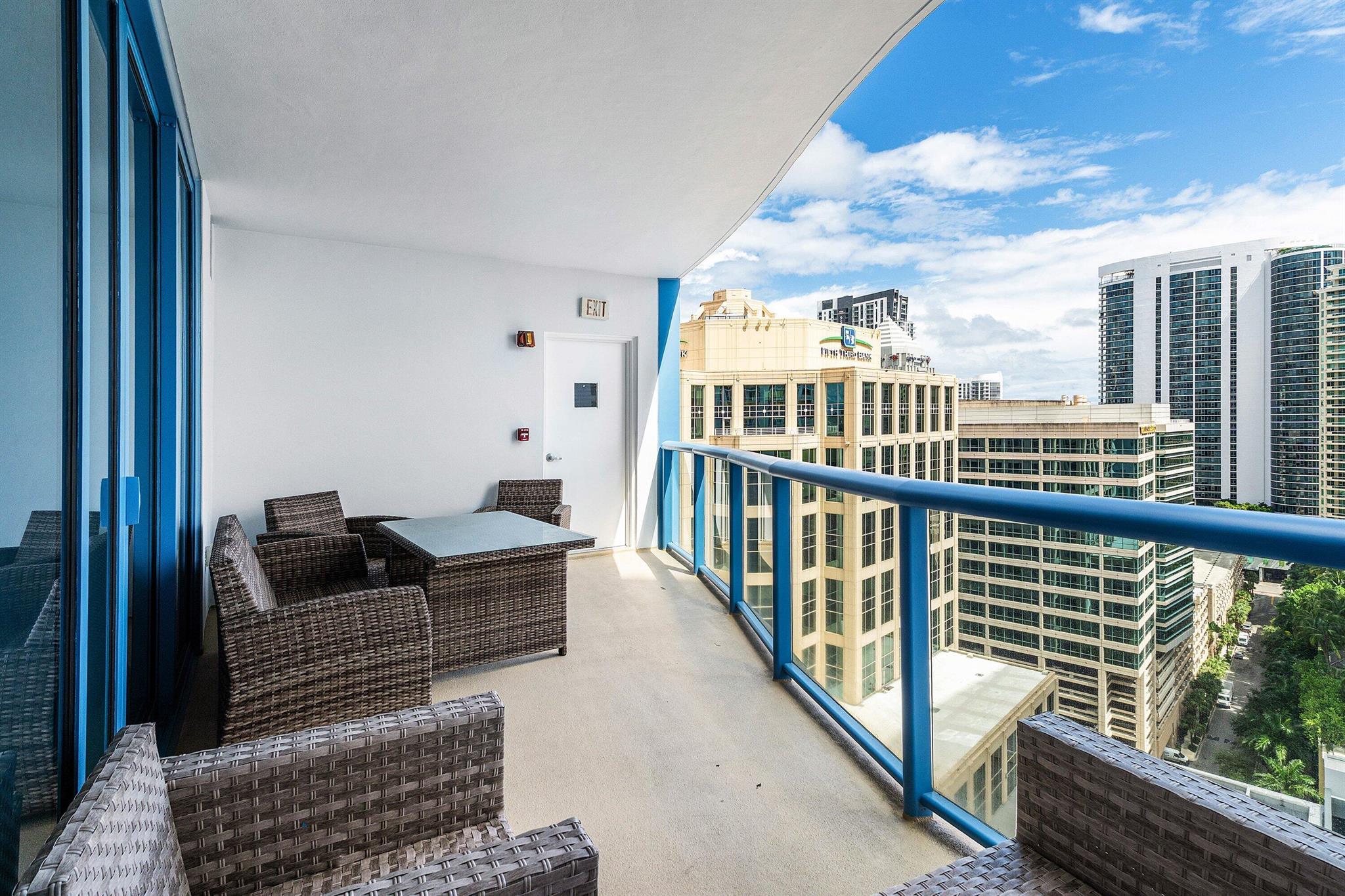 LAS OLAS RIVER HOUSE COND - Residential