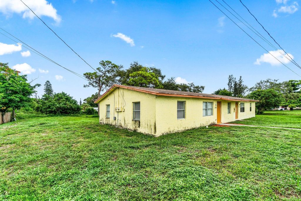 Photo of 4786 Gulfstream Road, Lake Worth, FL 33461 (MLS # R11108344)