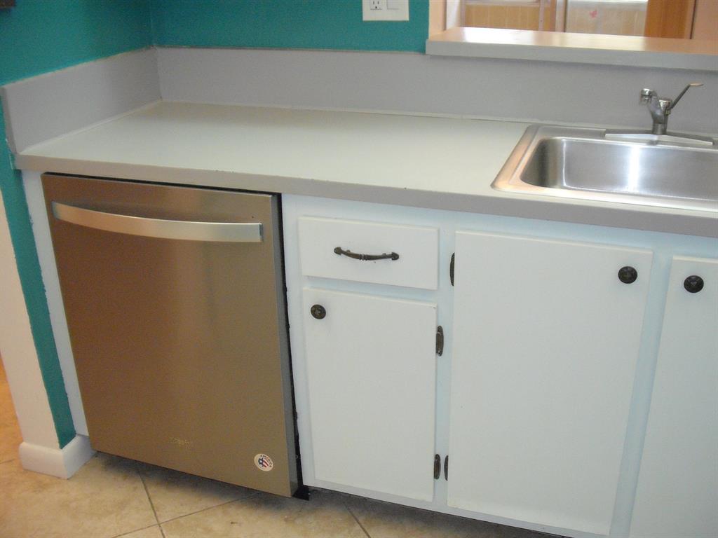 LIME BAY 8 CONDO - Residential