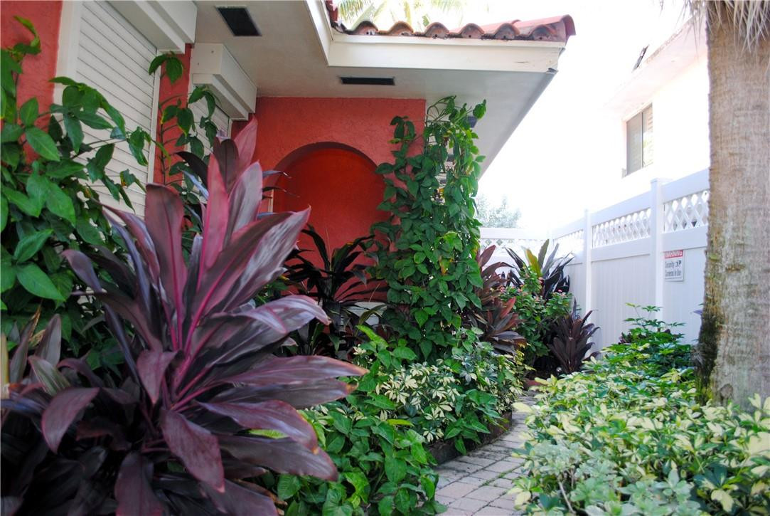 POMPANO BEACH BLOUNT BROS - Residential