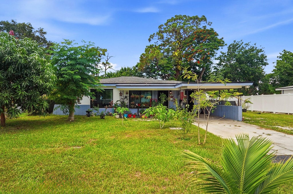 Photo of 5104 Buchanan Road, Delray Beach, FL 33484 (MLS # B26041681)