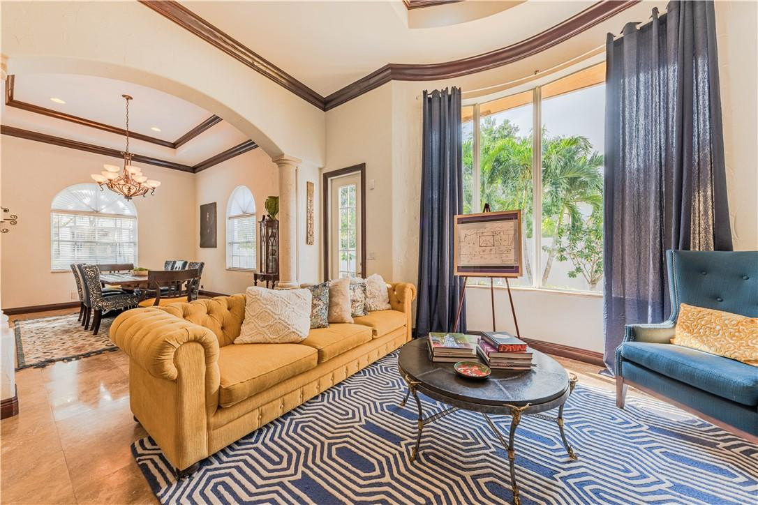 Isla Del Sol 85-32 B - Residential