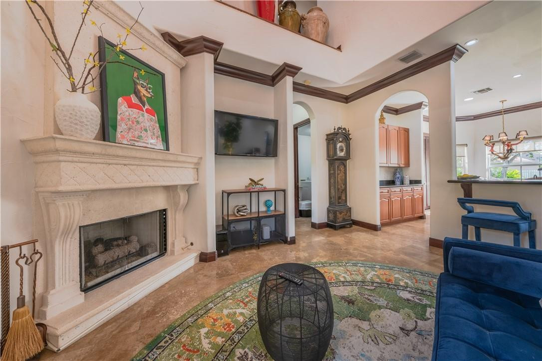 Isla Del Sol 85-32 B - Residential