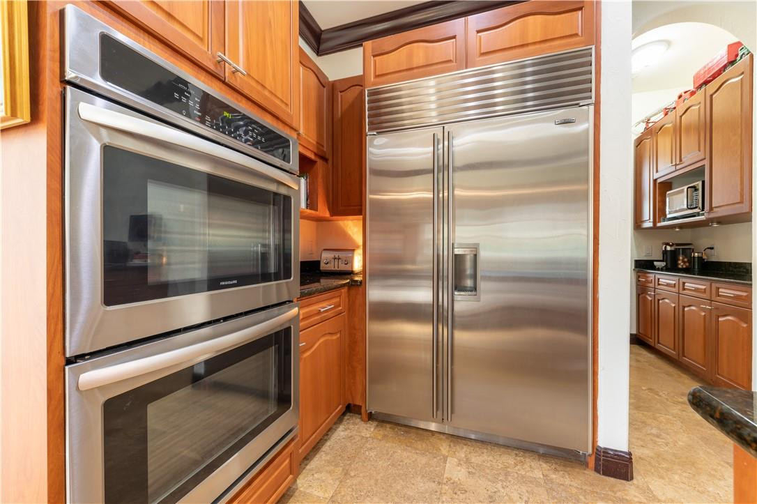 Isla Del Sol 85-32 B - Residential