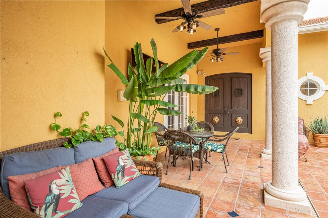 Isla Del Sol 85-32 B - Residential