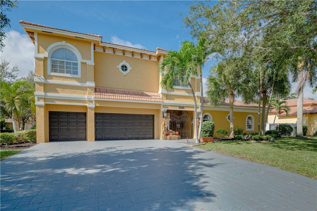 Isla Del Sol 85-32 B - Residential