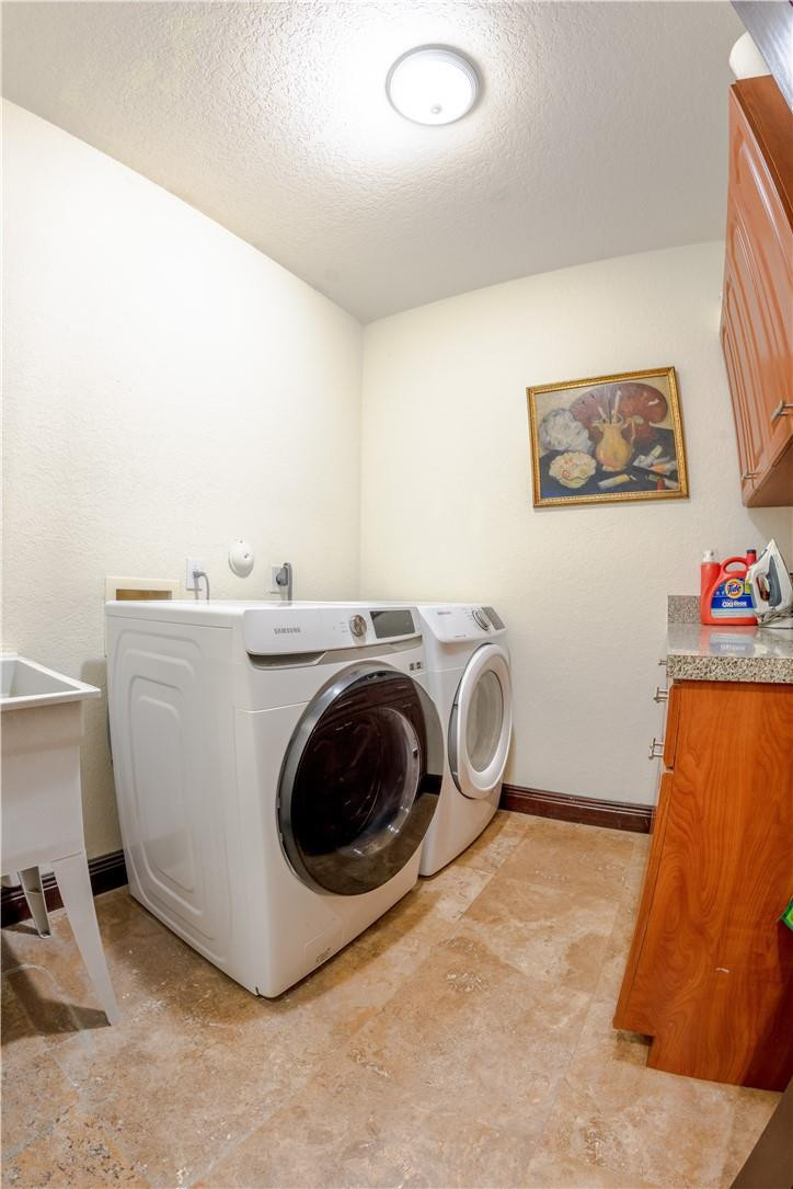 Isla Del Sol 85-32 B - Residential