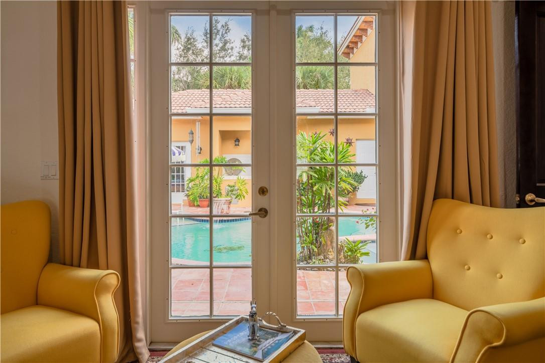 Isla Del Sol 85-32 B - Residential