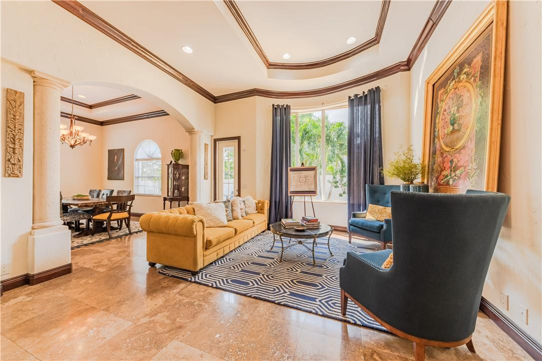 Isla Del Sol 85-32 B - Residential