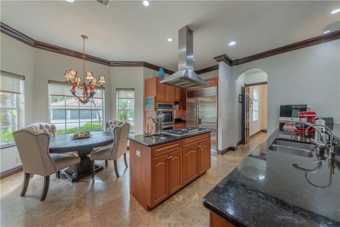 Isla Del Sol 85-32 B - Residential