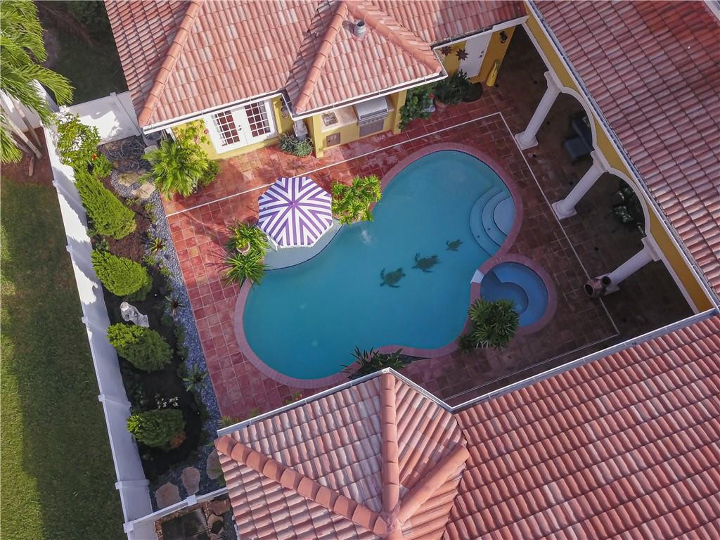 Isla Del Sol 85-32 B - Residential