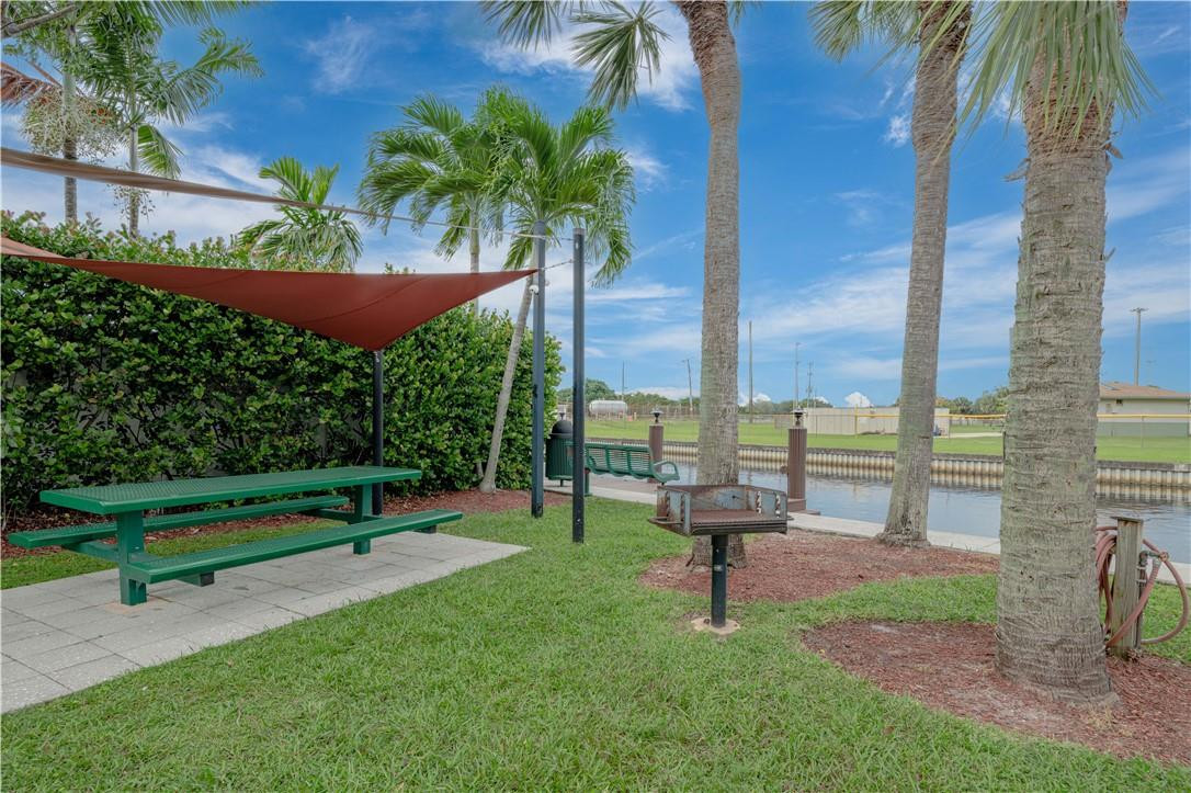 Isla Del Sol 85-32 B - Residential