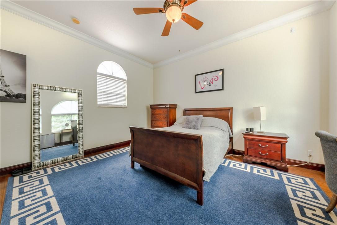 Isla Del Sol 85-32 B - Residential