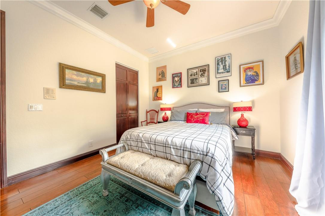 Isla Del Sol 85-32 B - Residential