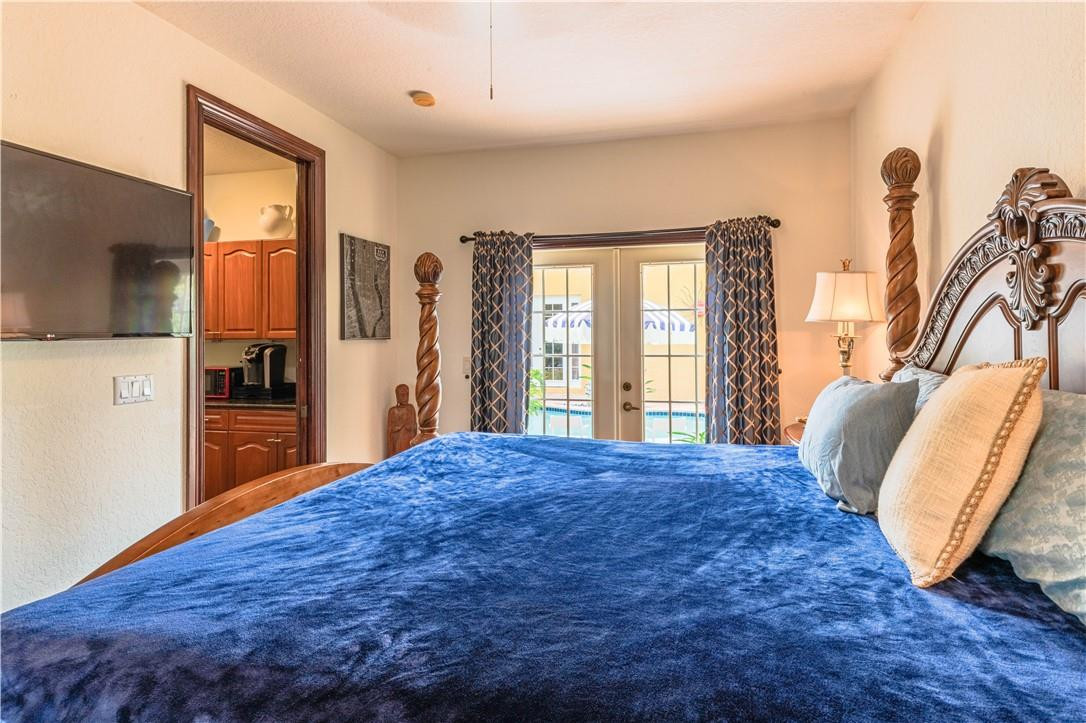 Isla Del Sol 85-32 B - Residential