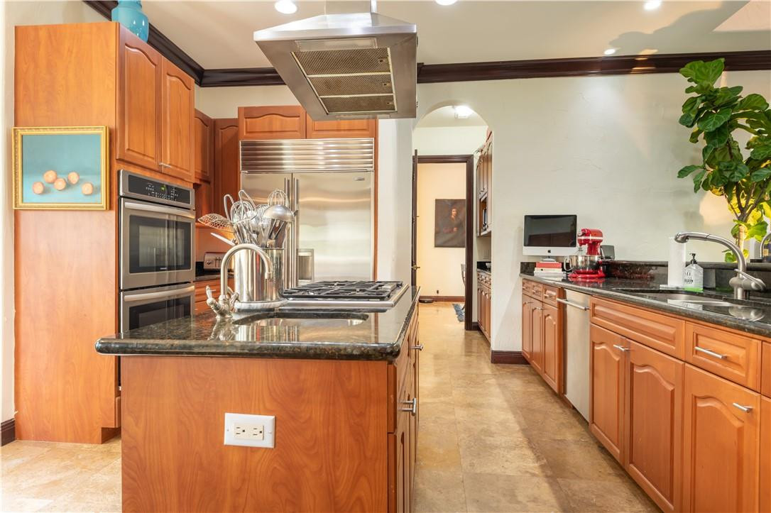 Isla Del Sol 85-32 B - Residential