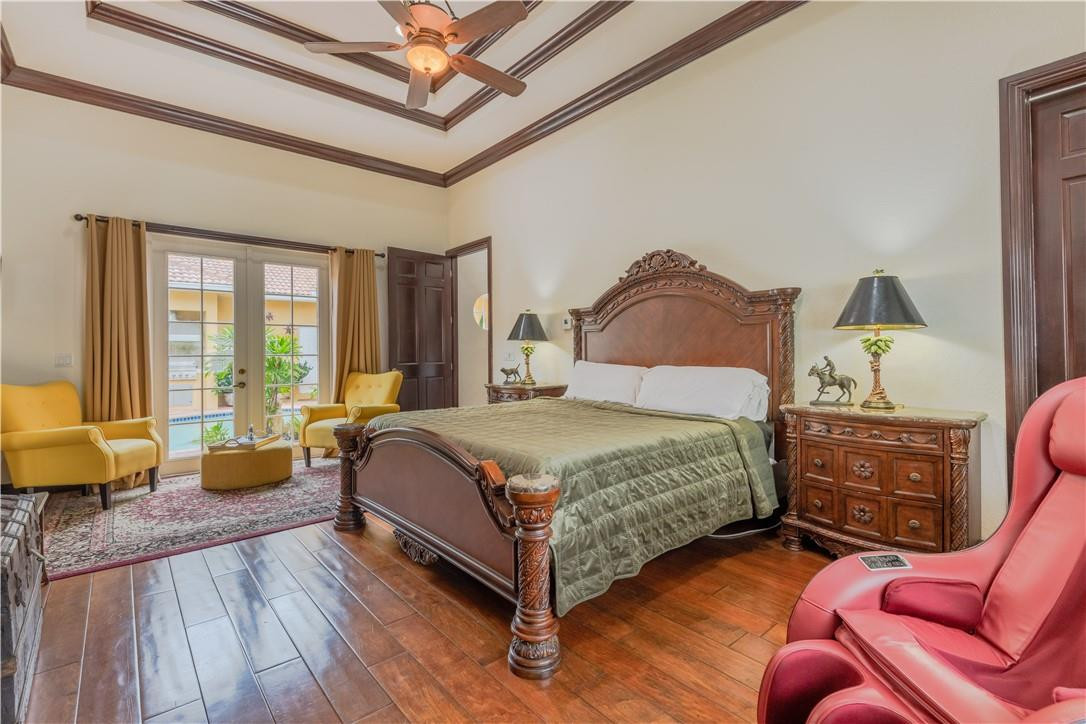 Isla Del Sol 85-32 B - Residential