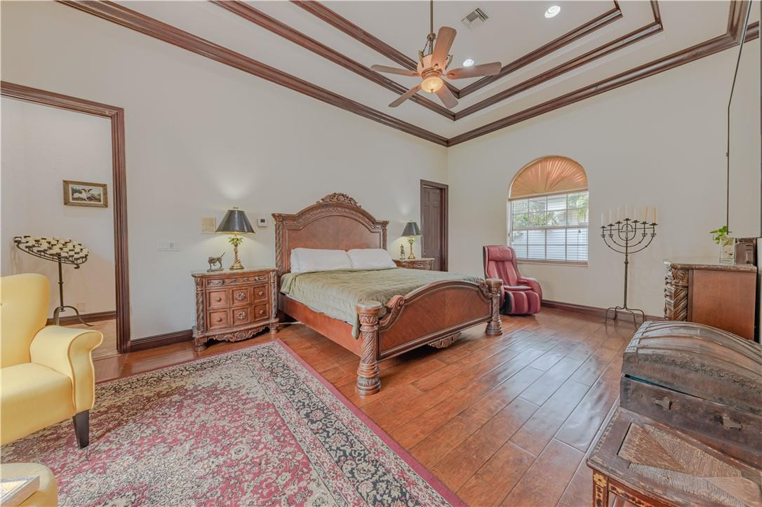 Isla Del Sol 85-32 B - Residential