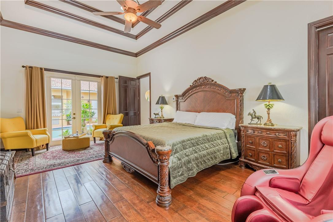 Isla Del Sol 85-32 B - Residential