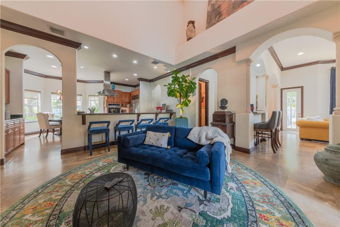 Isla Del Sol 85-32 B - Residential