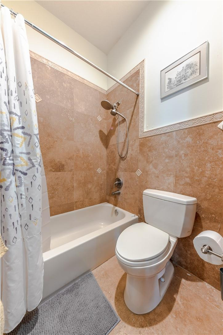 Isla Del Sol 85-32 B - Residential