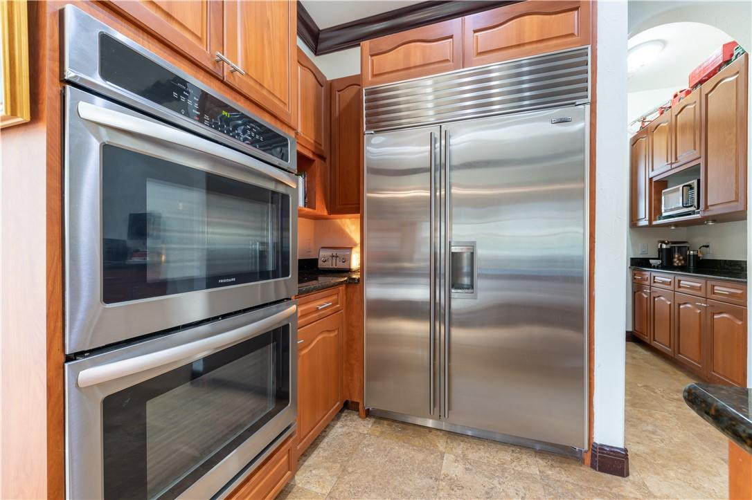 Isla Del Sol 85-32 B - Residential