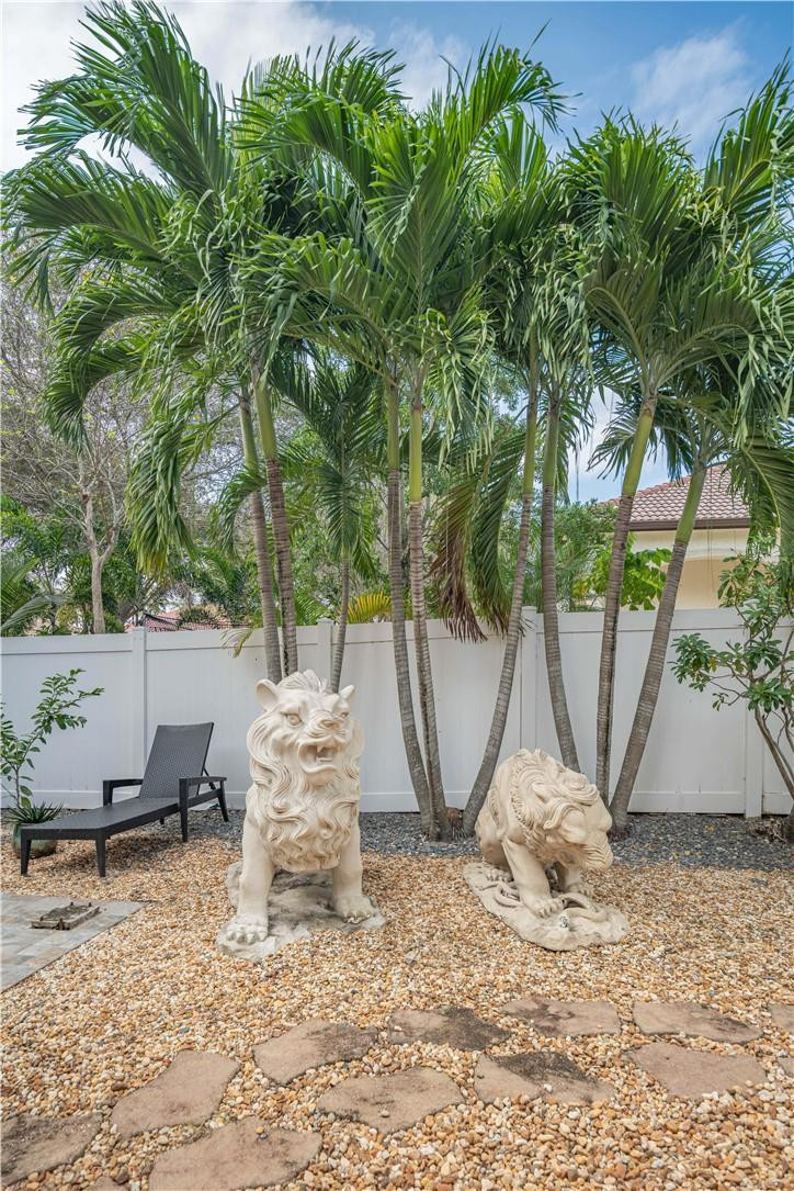 Isla Del Sol 85-32 B - Residential