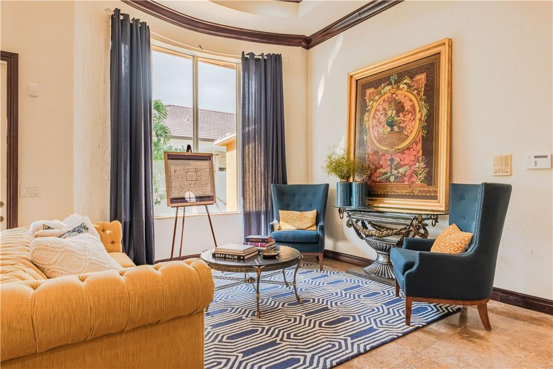 Isla Del Sol 85-32 B - Residential