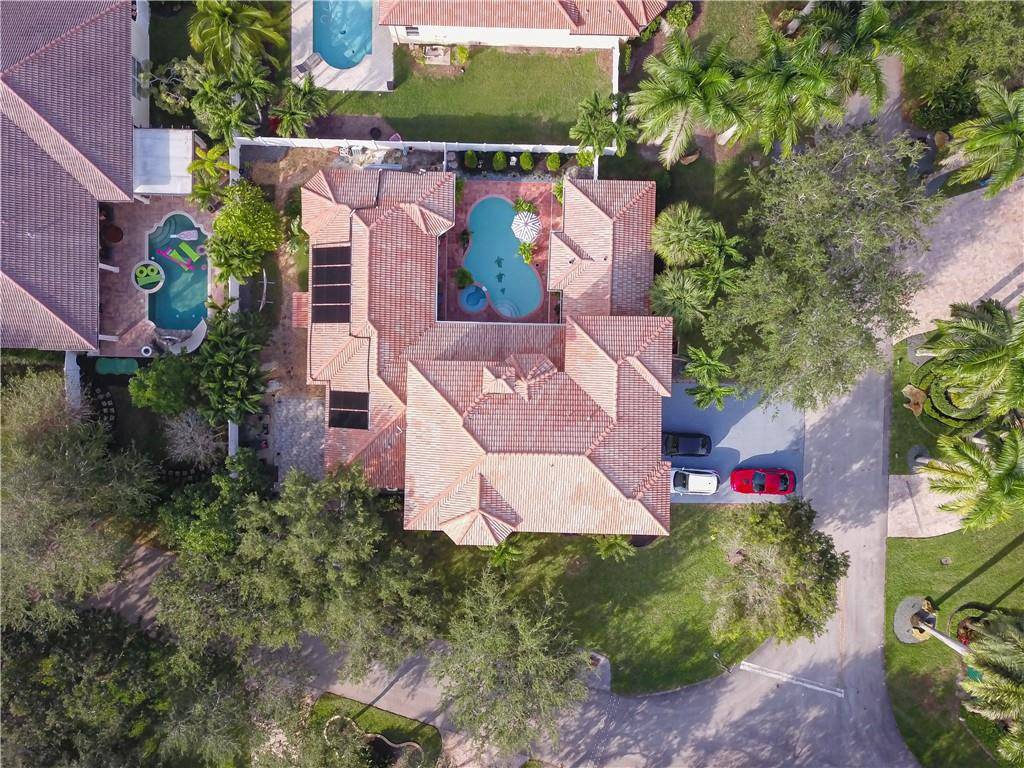 Isla Del Sol 85-32 B - Residential
