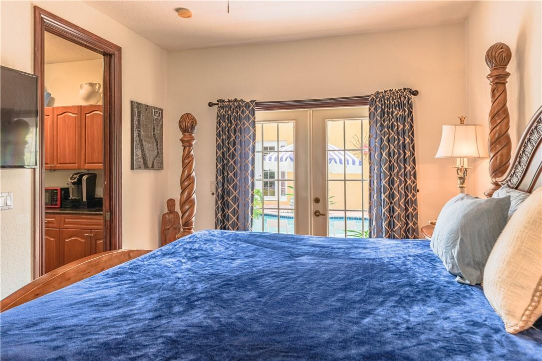 Isla Del Sol 85-32 B - Residential