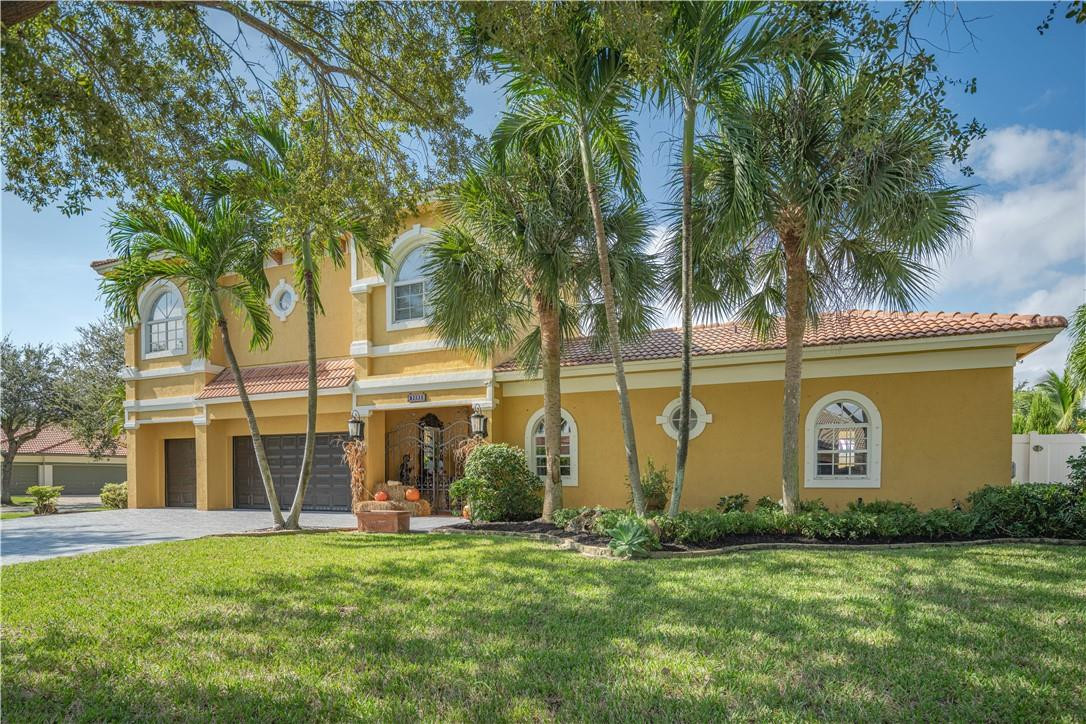 Isla Del Sol 85-32 B - Residential