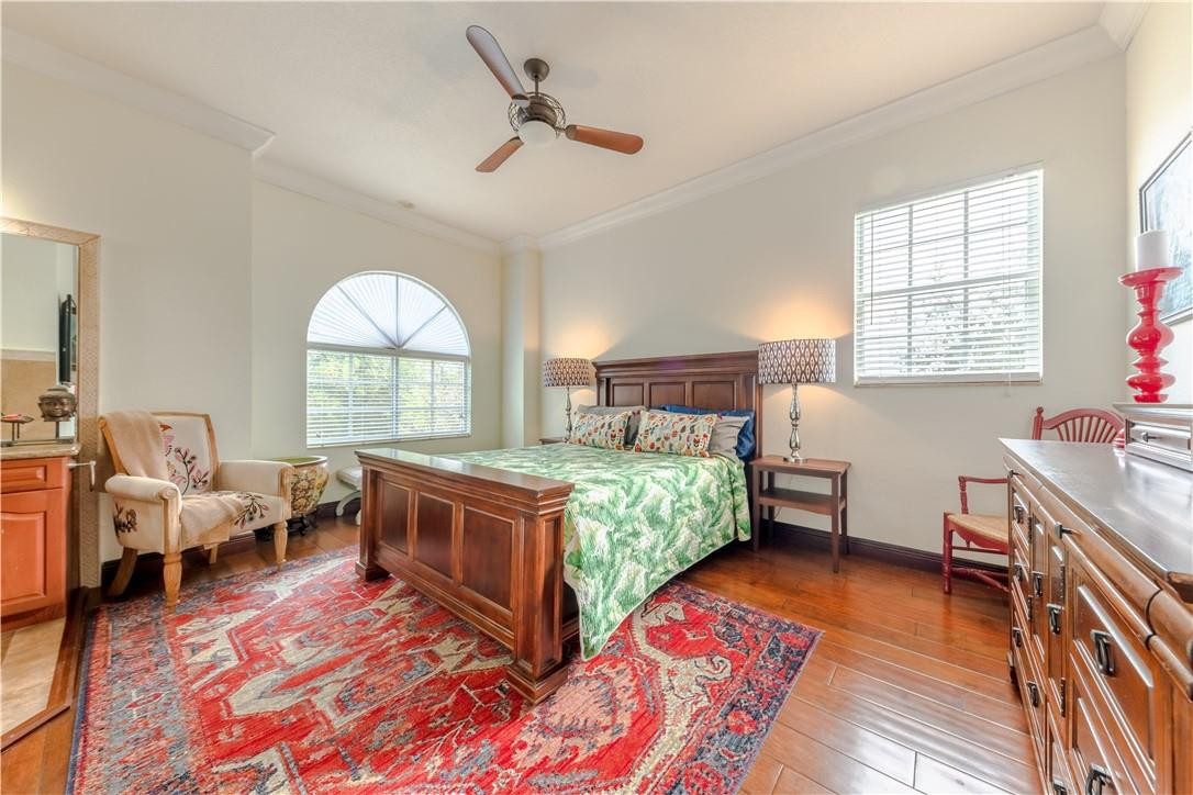 Isla Del Sol 85-32 B - Residential