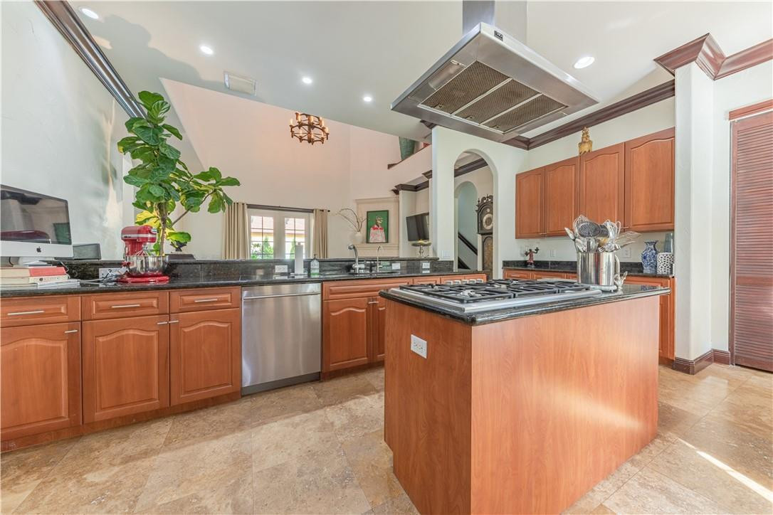 Isla Del Sol 85-32 B - Residential