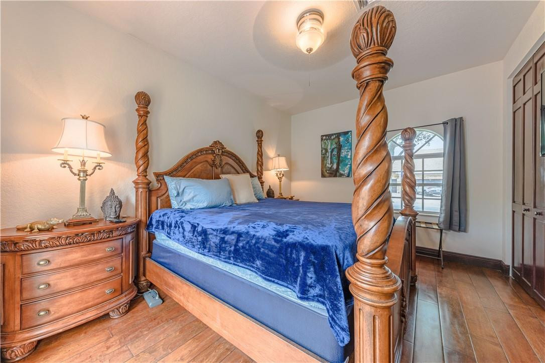 Isla Del Sol 85-32 B - Residential