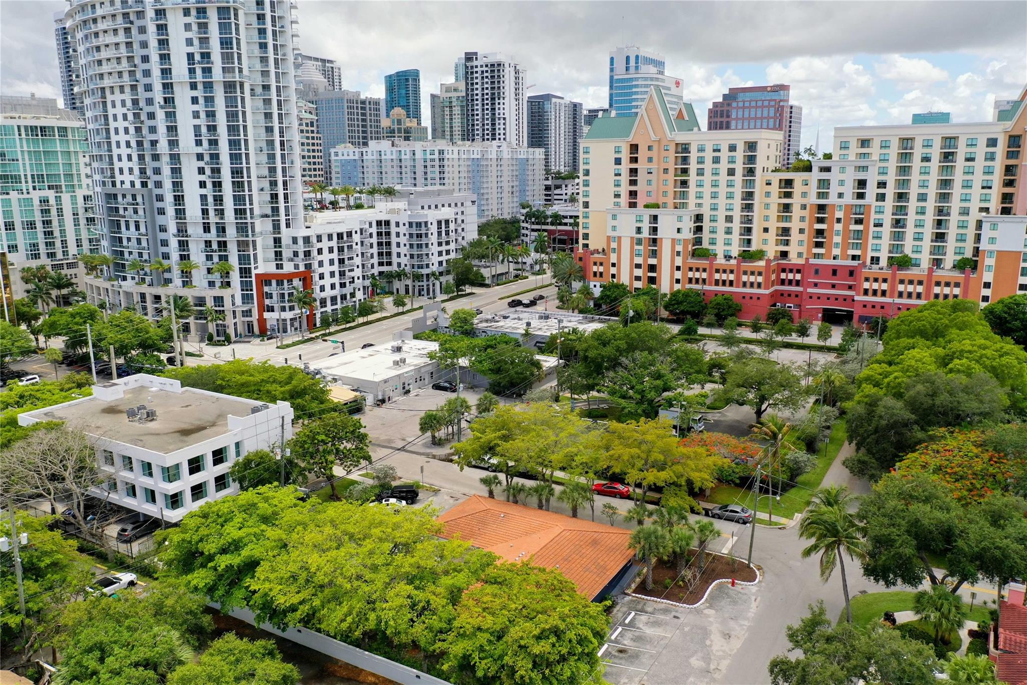 VICTORIA PARK - Land