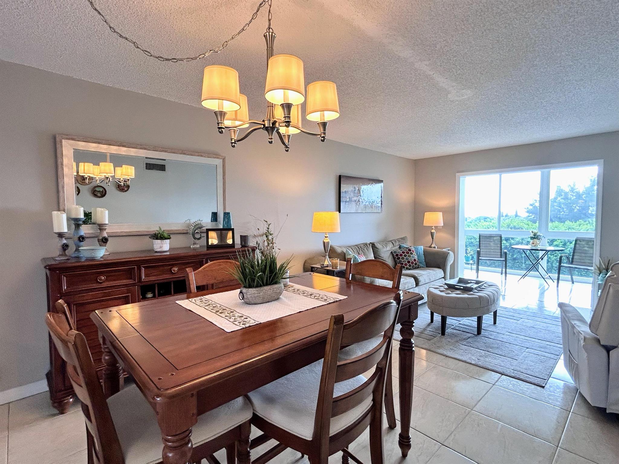 VILLAGE ROYALE ON THE GRE - Residential
