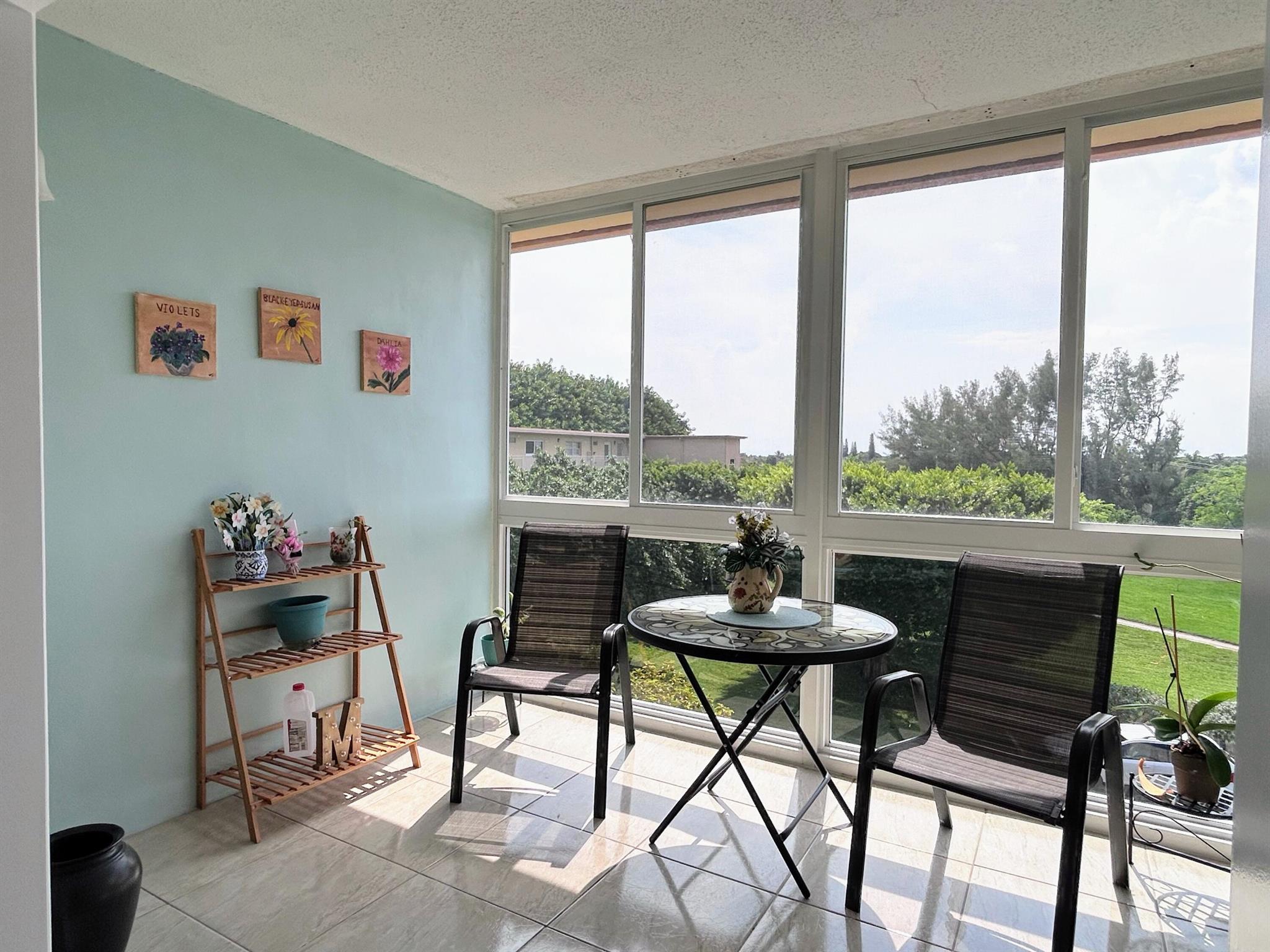 VILLAGE ROYALE ON THE GRE - Residential