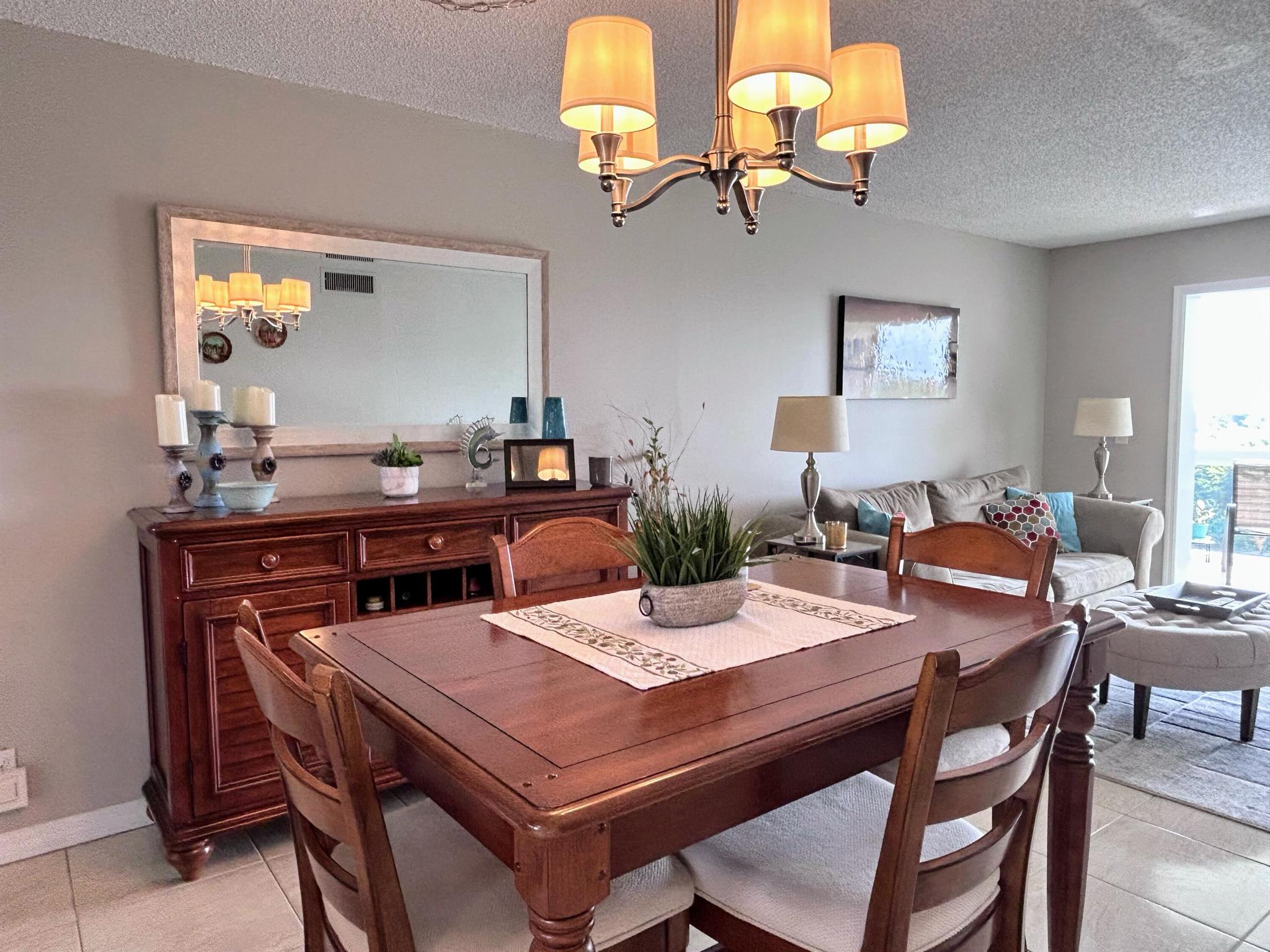 VILLAGE ROYALE ON THE GRE - Residential