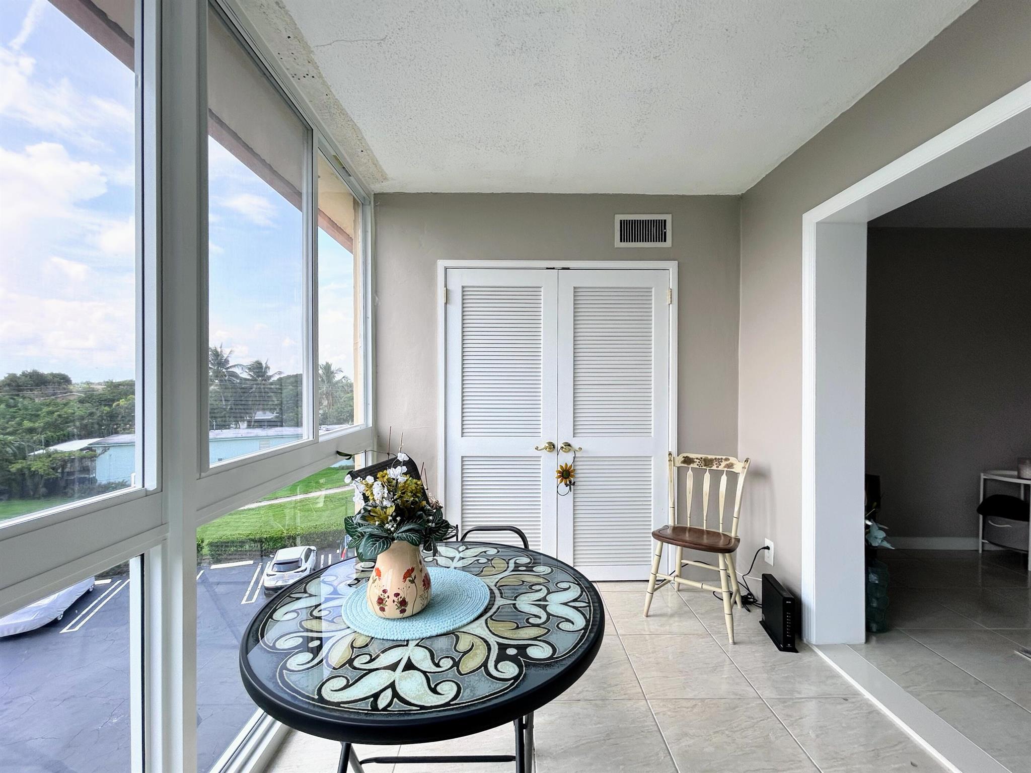 VILLAGE ROYALE ON THE GRE - Residential