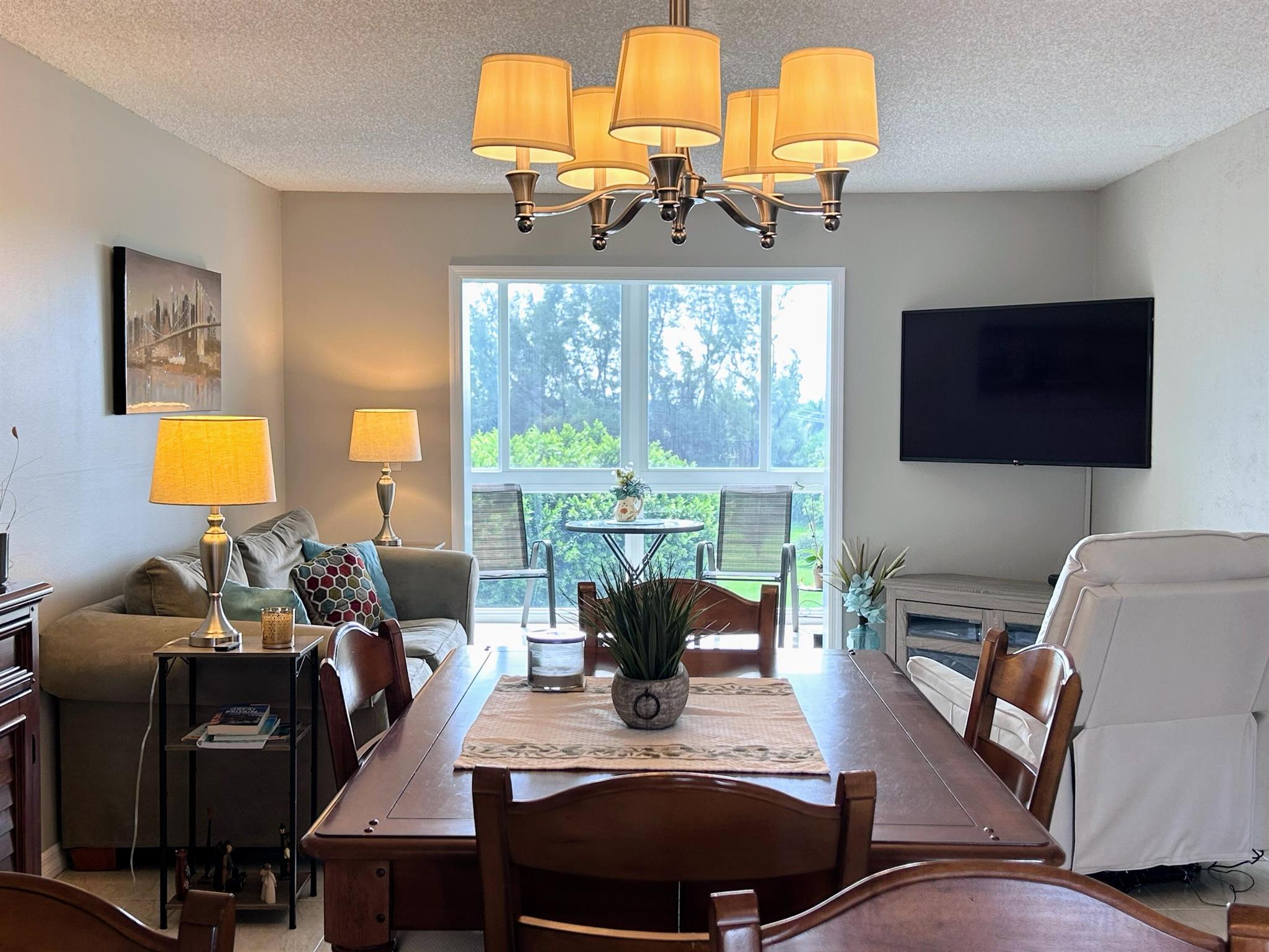 VILLAGE ROYALE ON THE GRE - Residential