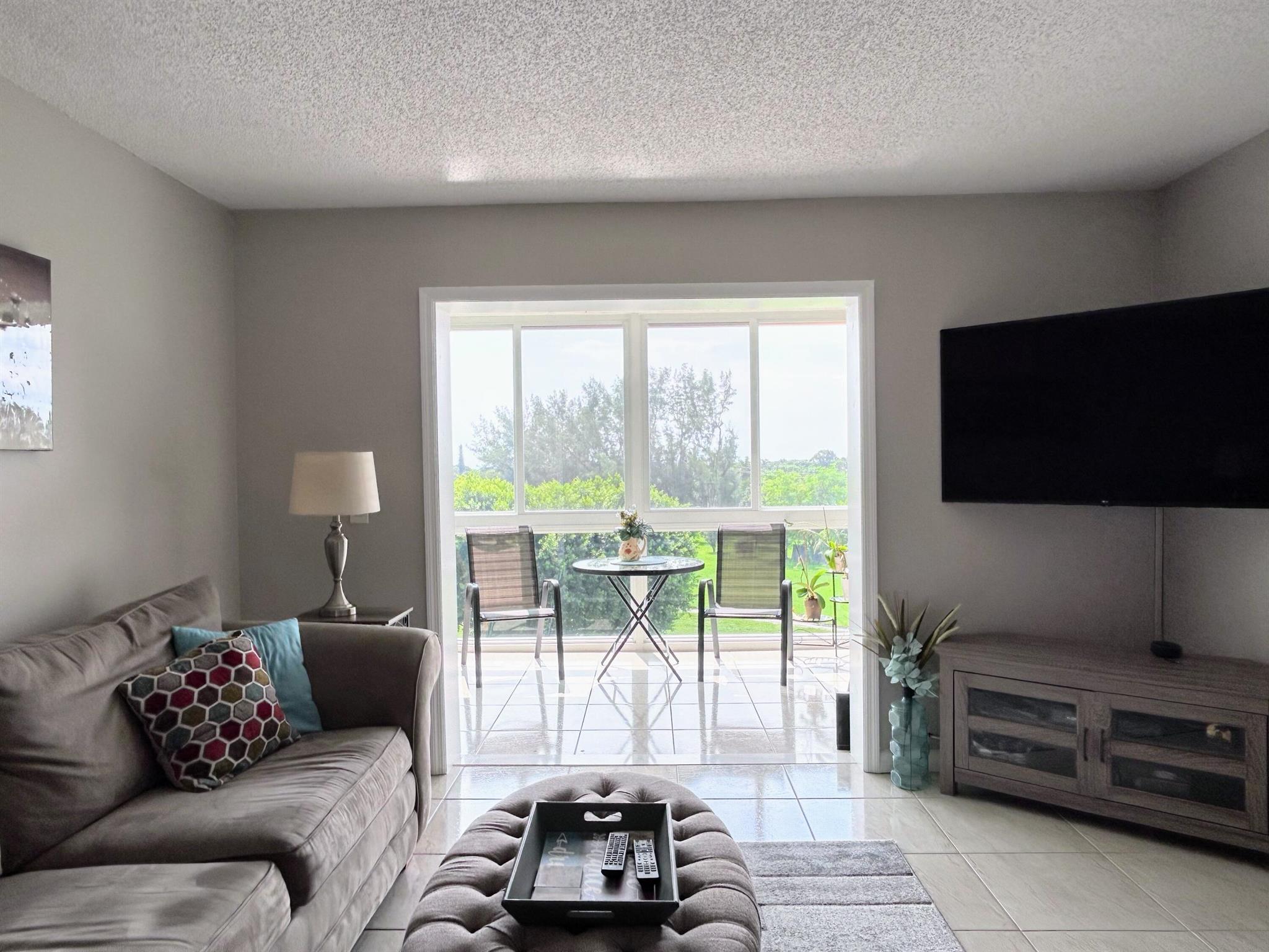 VILLAGE ROYALE ON THE GRE - Residential
