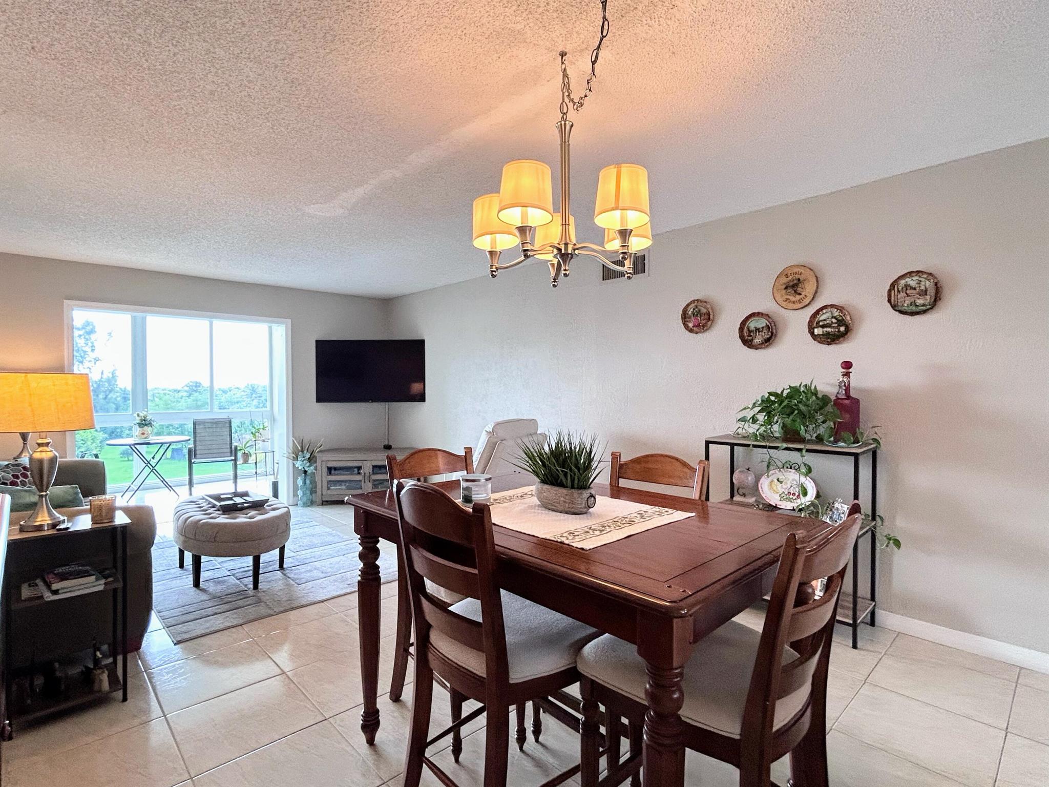 VILLAGE ROYALE ON THE GRE - Residential