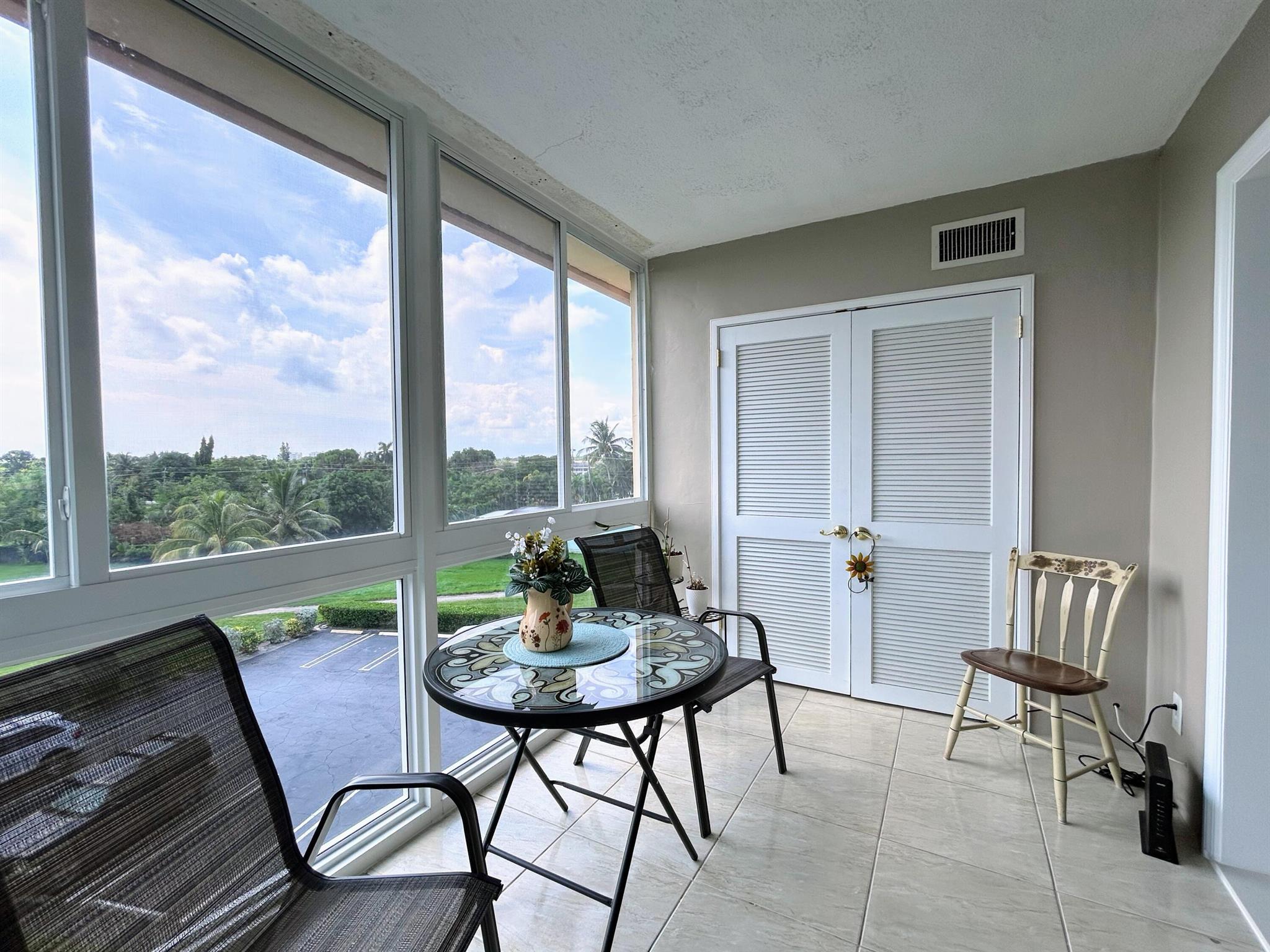 VILLAGE ROYALE ON THE GRE - Residential