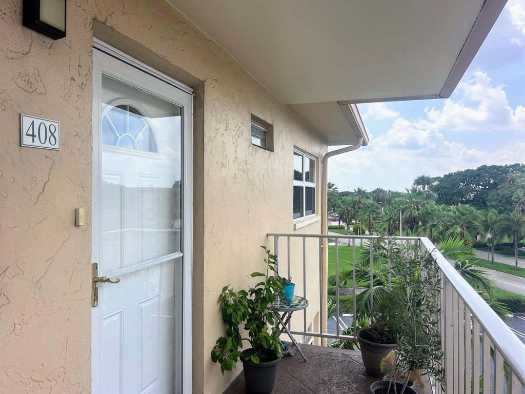 Photo of 2520 NE 1st Court #408, Boynton Beach, FL 33435 (MLS # R11127731)