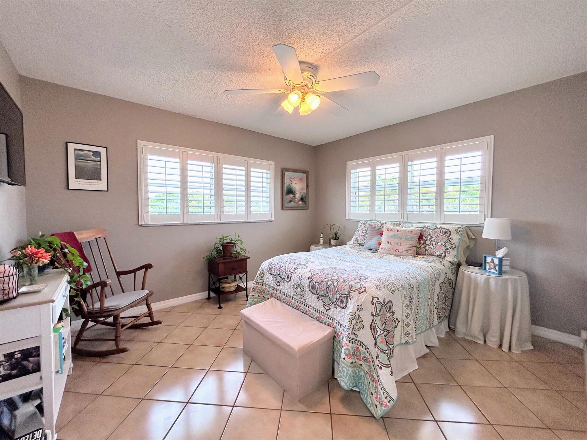 VILLAGE ROYALE ON THE GRE - Residential