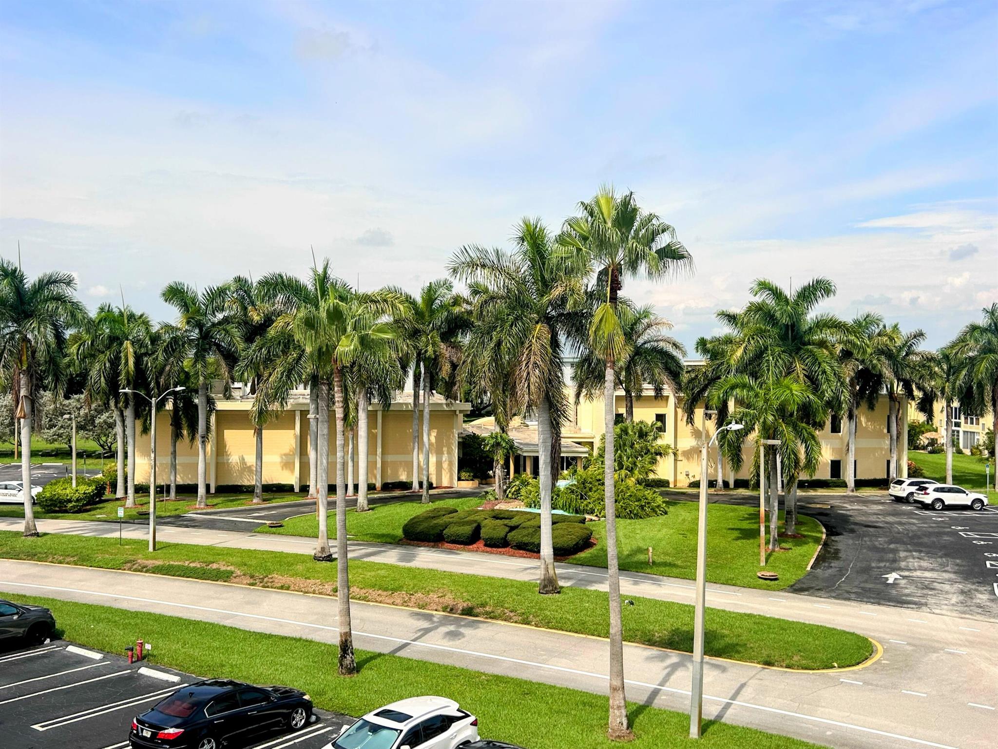 VILLAGE ROYALE ON THE GRE - Residential