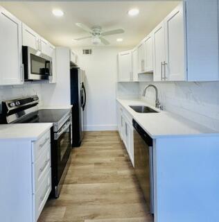 1043 Cornwall C