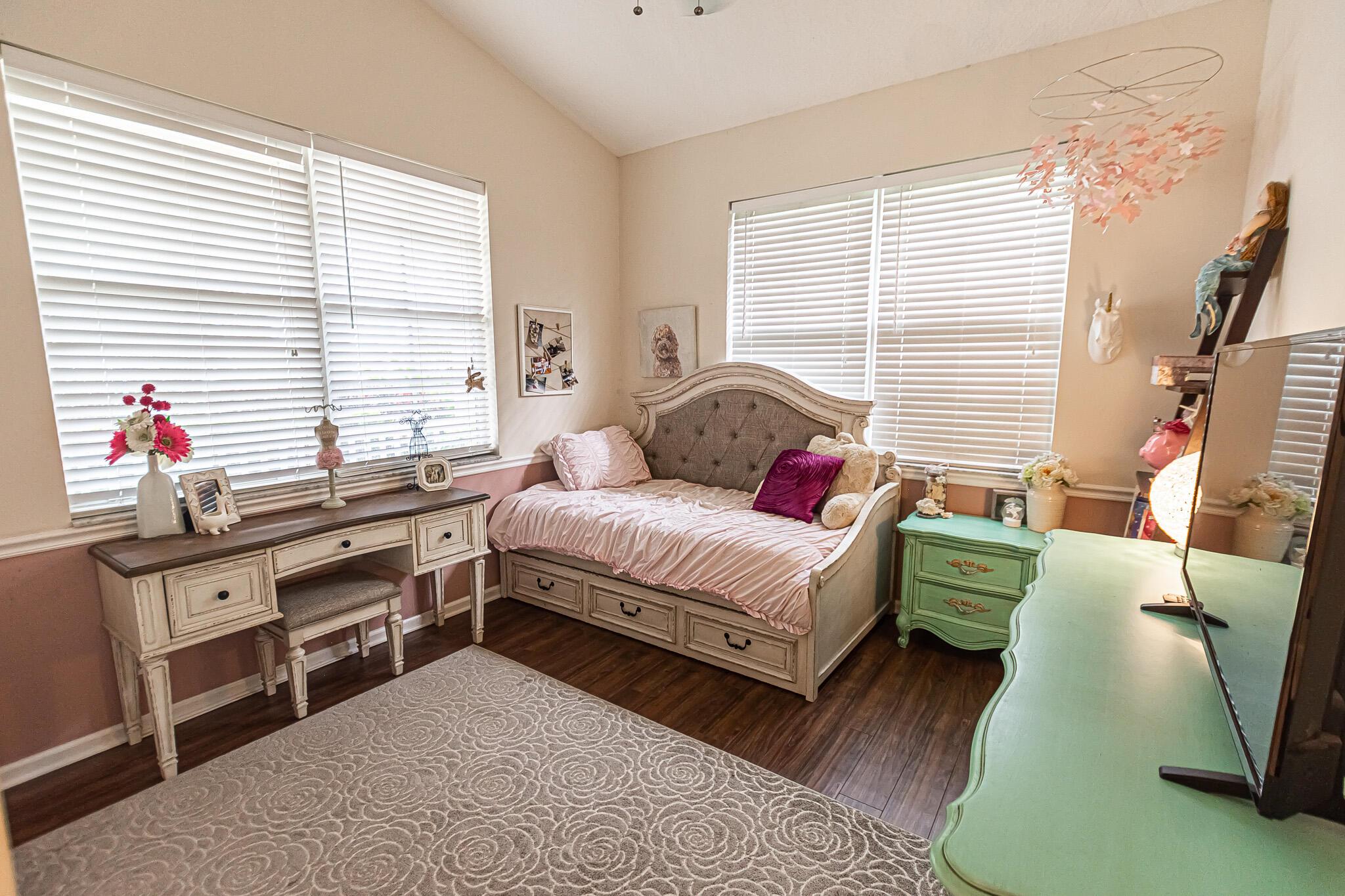 MAGNOLIA LAKES - Residential